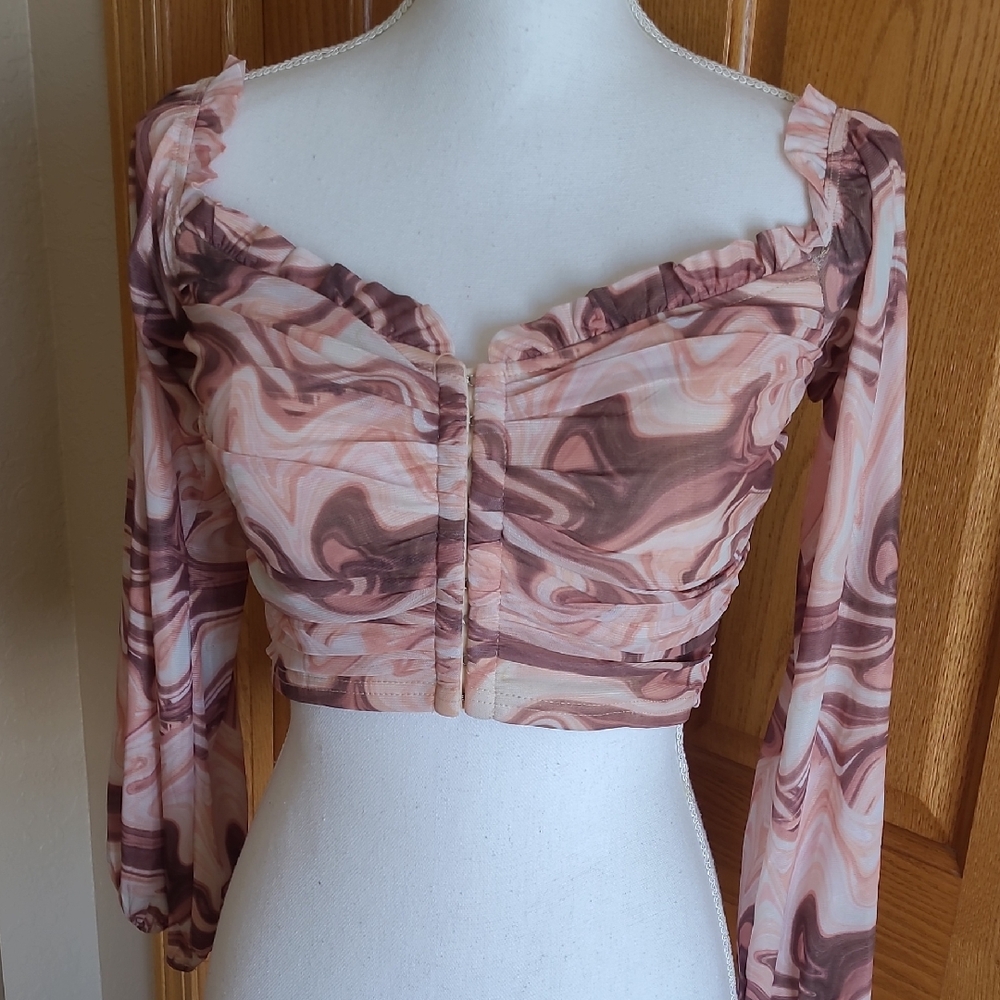 Akira Small Cropped Top With Sleeves